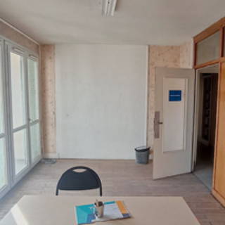 Bureau privé 33 m² 7 postes Location bureau Boulevard de la République Neuilly-sur-Marne 93330 - photo 1